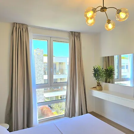 Sunny - 295 Apartamento